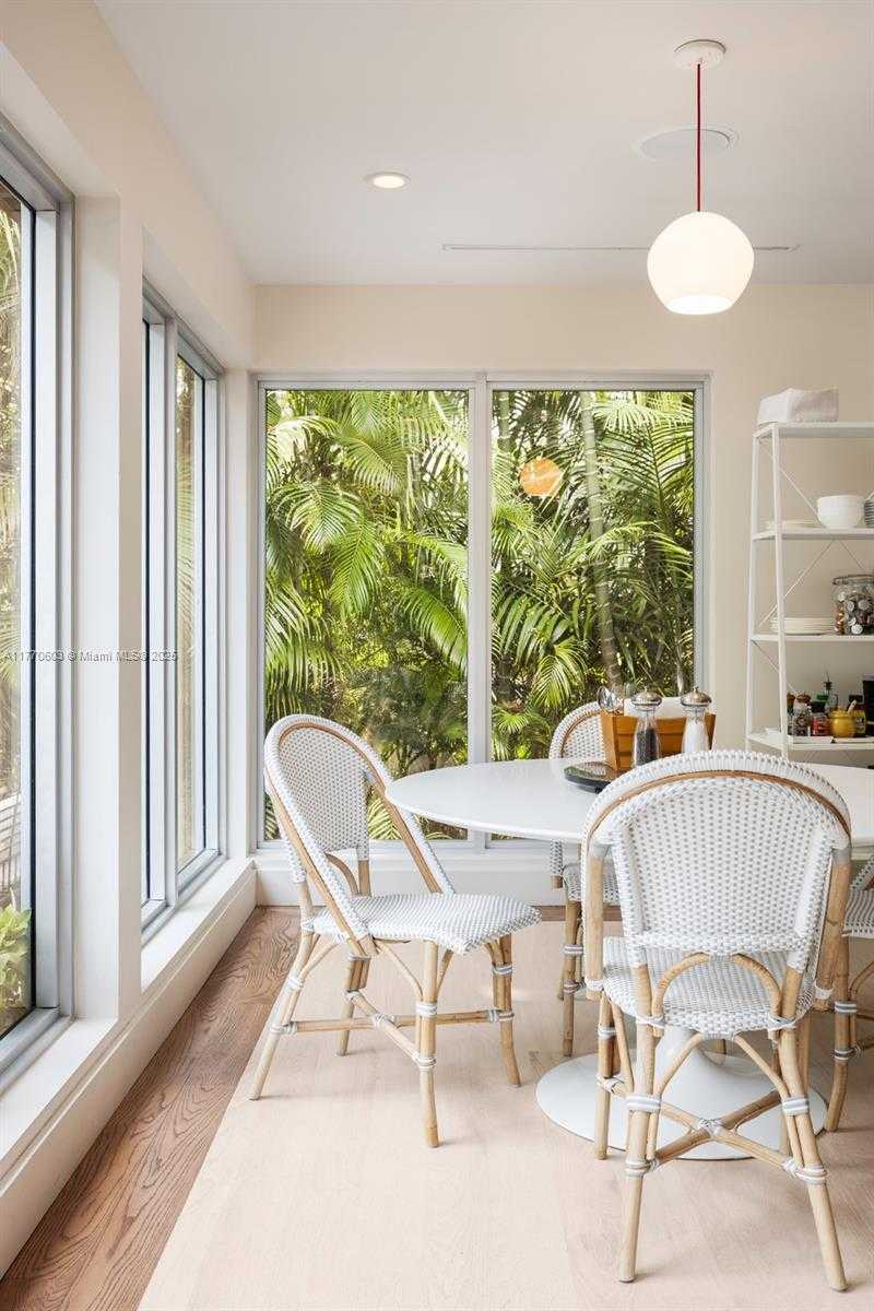 Small Image of 4140 BATTERSEA RD, Coconut Grove Number 8