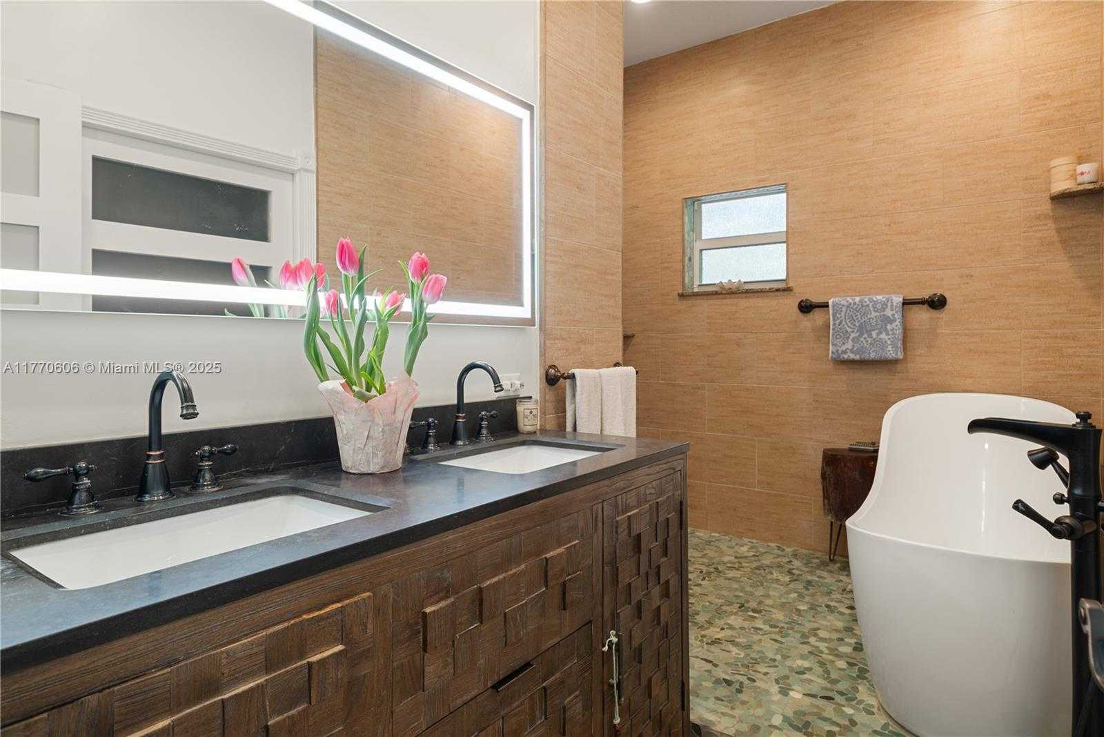 Small Image of 120 COCO PLUM RD S, Key Largo Number 19