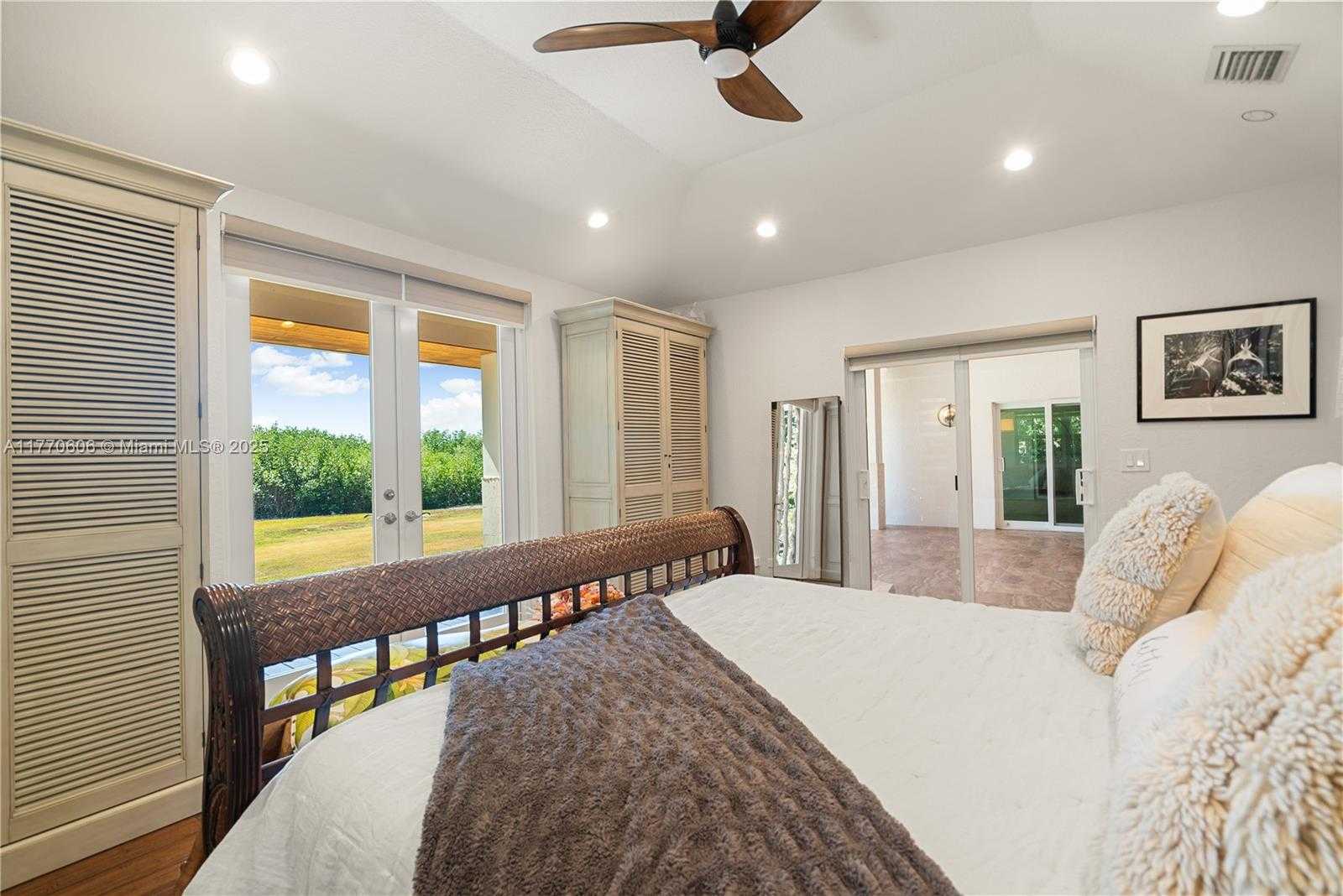 Small Image of 120 COCO PLUM RD S, Key Largo Number 23