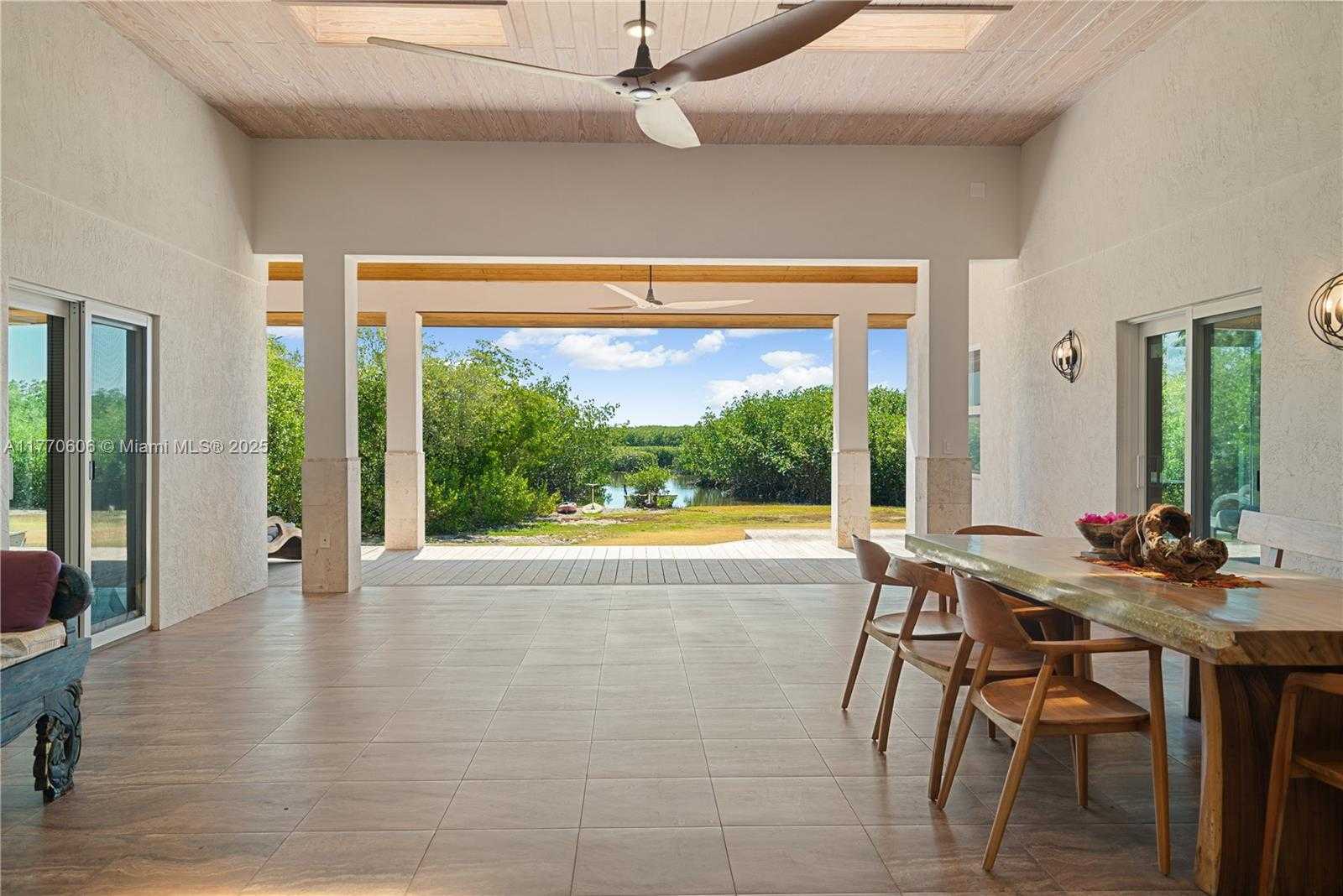 Small Image of 120 COCO PLUM RD S, Key Largo Number 25