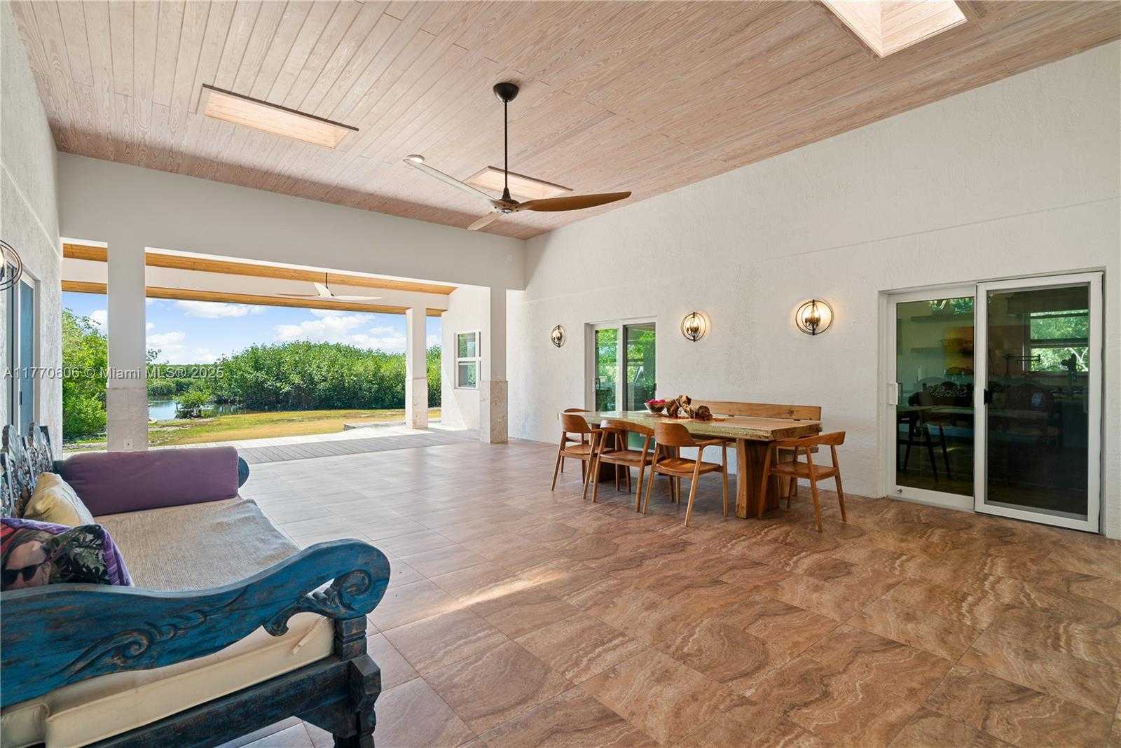 Small Image of 120 COCO PLUM RD S, Key Largo Number 26