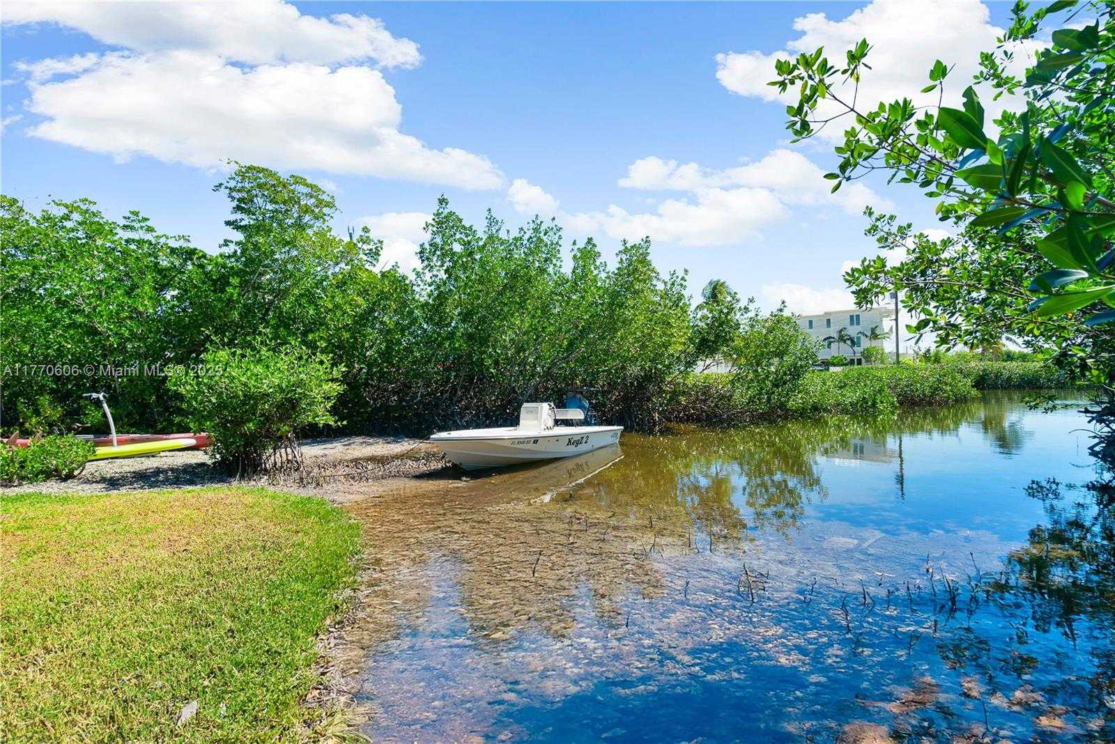 Small Image of 120 COCO PLUM RD S, Key Largo Number 31
