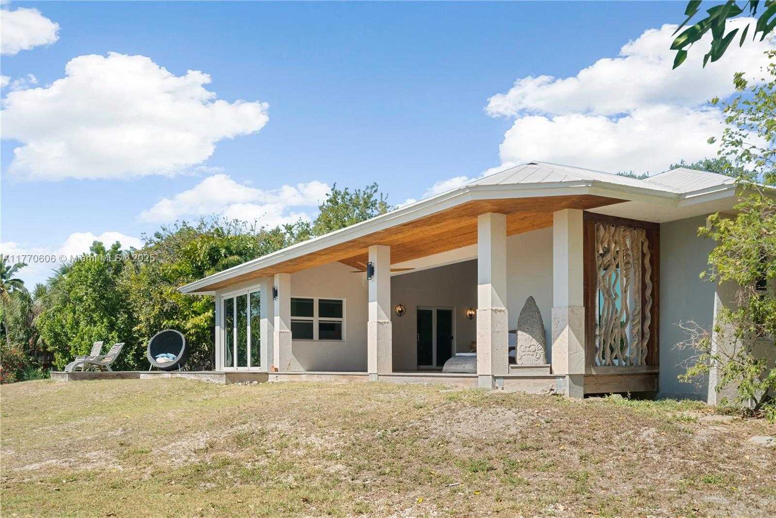 Small Image of 120 COCO PLUM RD S, Key Largo Number 33