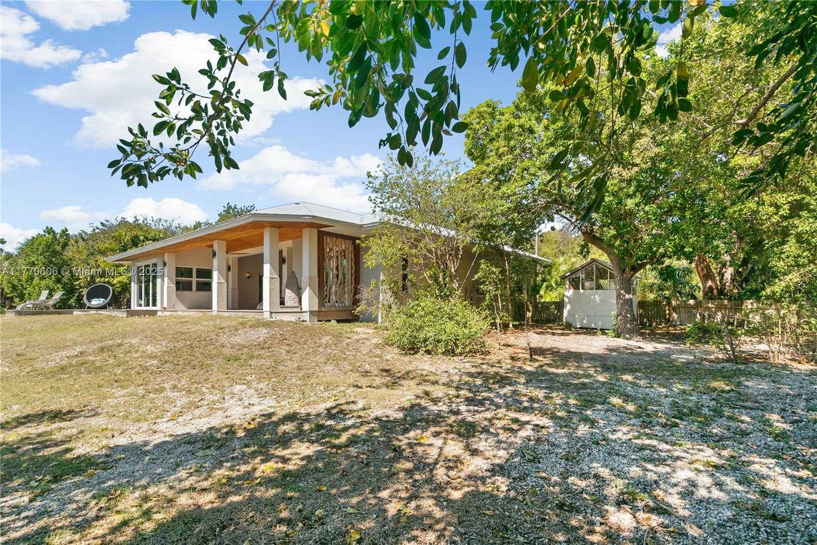 Small Image of 120 COCO PLUM RD S, Key Largo Number 34