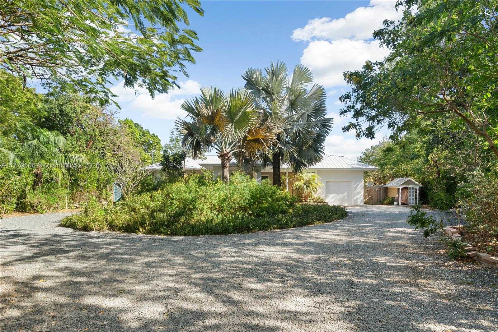Small Image of 120 COCO PLUM RD S, Key Largo Number 36