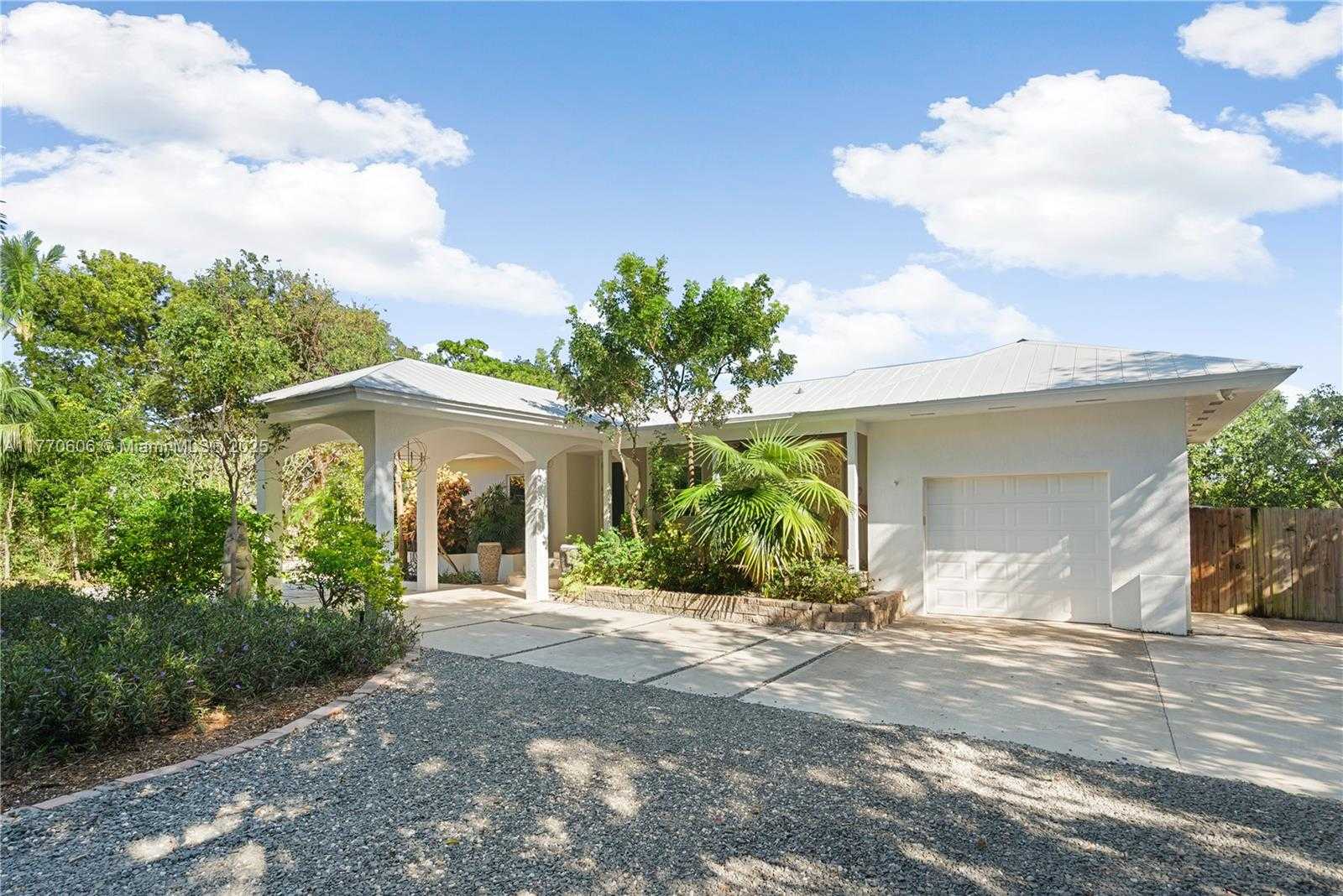 Small Image of 120 COCO PLUM RD S, Key Largo Number 37