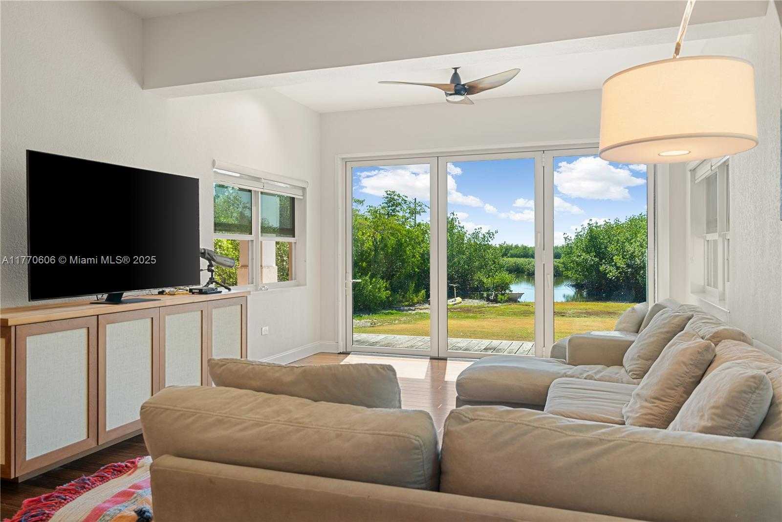 Small Image of 120 COCO PLUM RD S, Key Largo Number 8