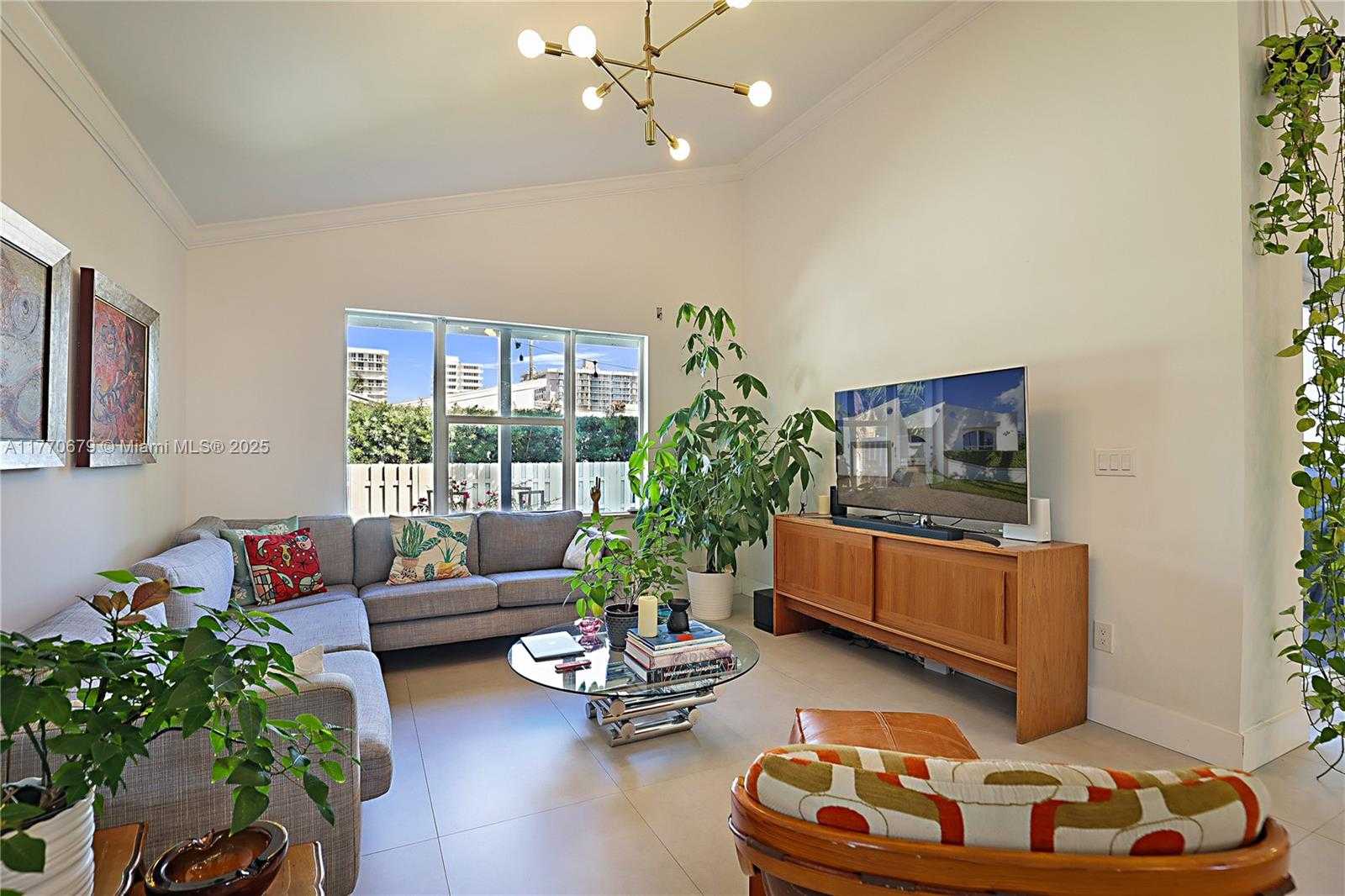 Small Image of 8919 BYRON AVE, Surfside Number 24
