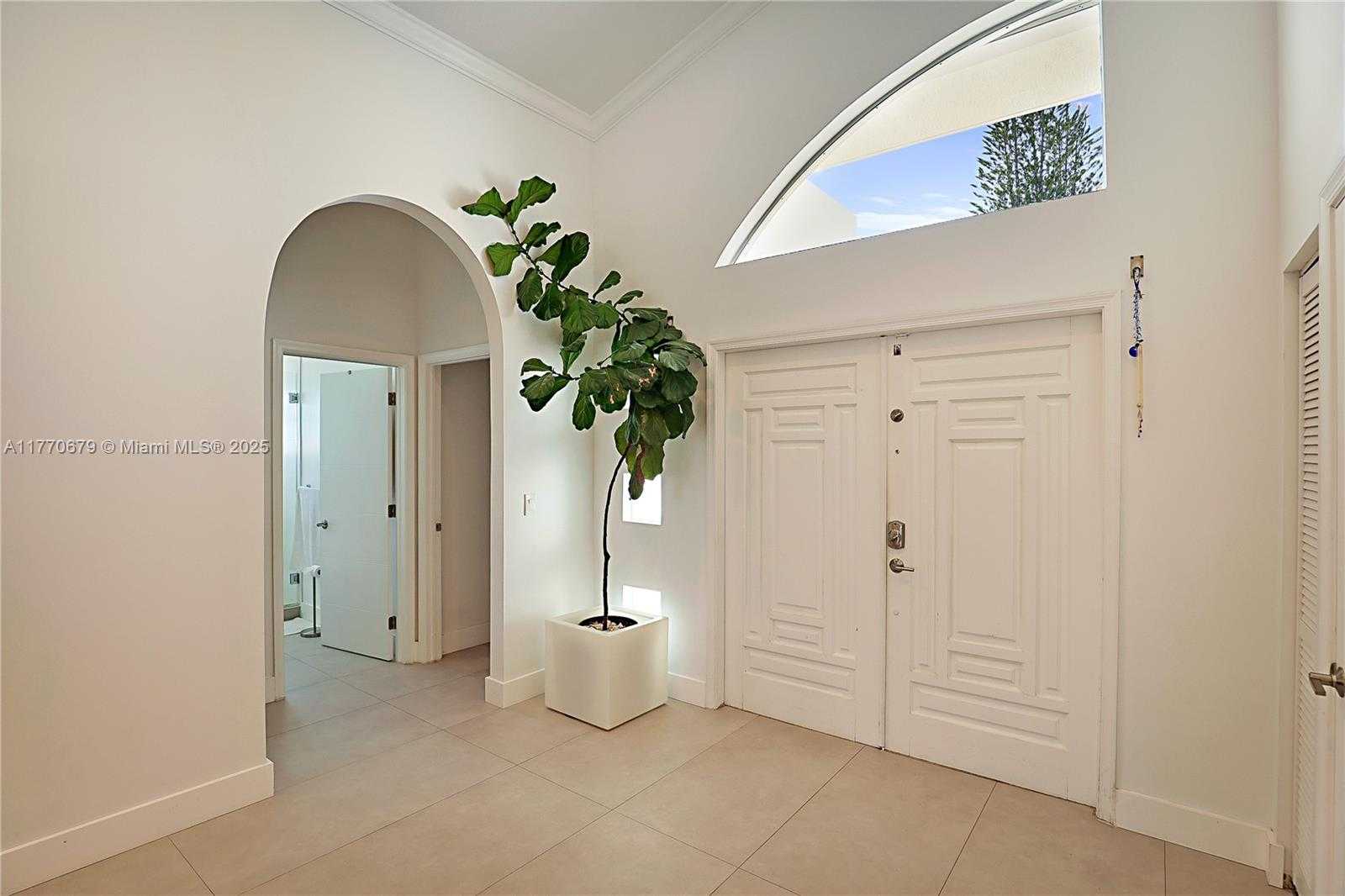 Small Image of 8919 BYRON AVE, Surfside Number 31