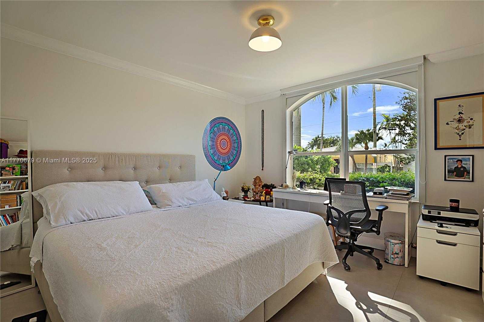 Small Image of 8919 BYRON AVE, Surfside Number 32