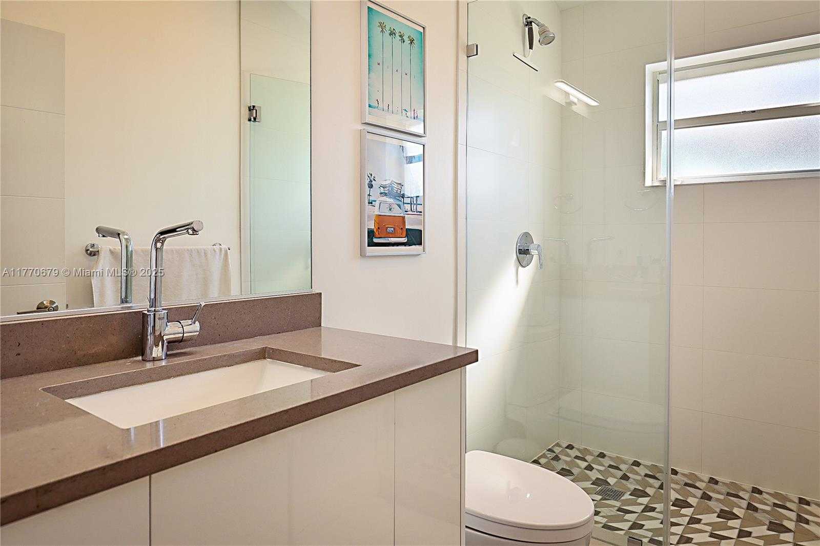 Small Image of 8919 BYRON AVE, Surfside Number 33