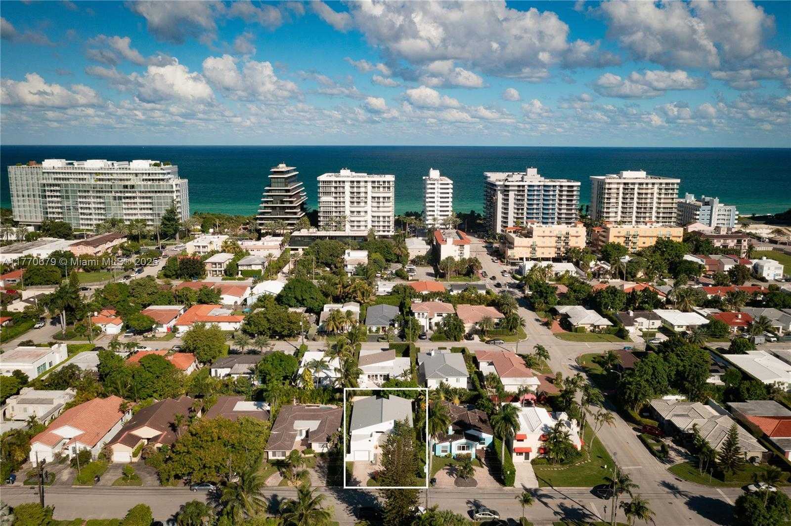 Small Image of 8919 BYRON AVE, Surfside Number 47