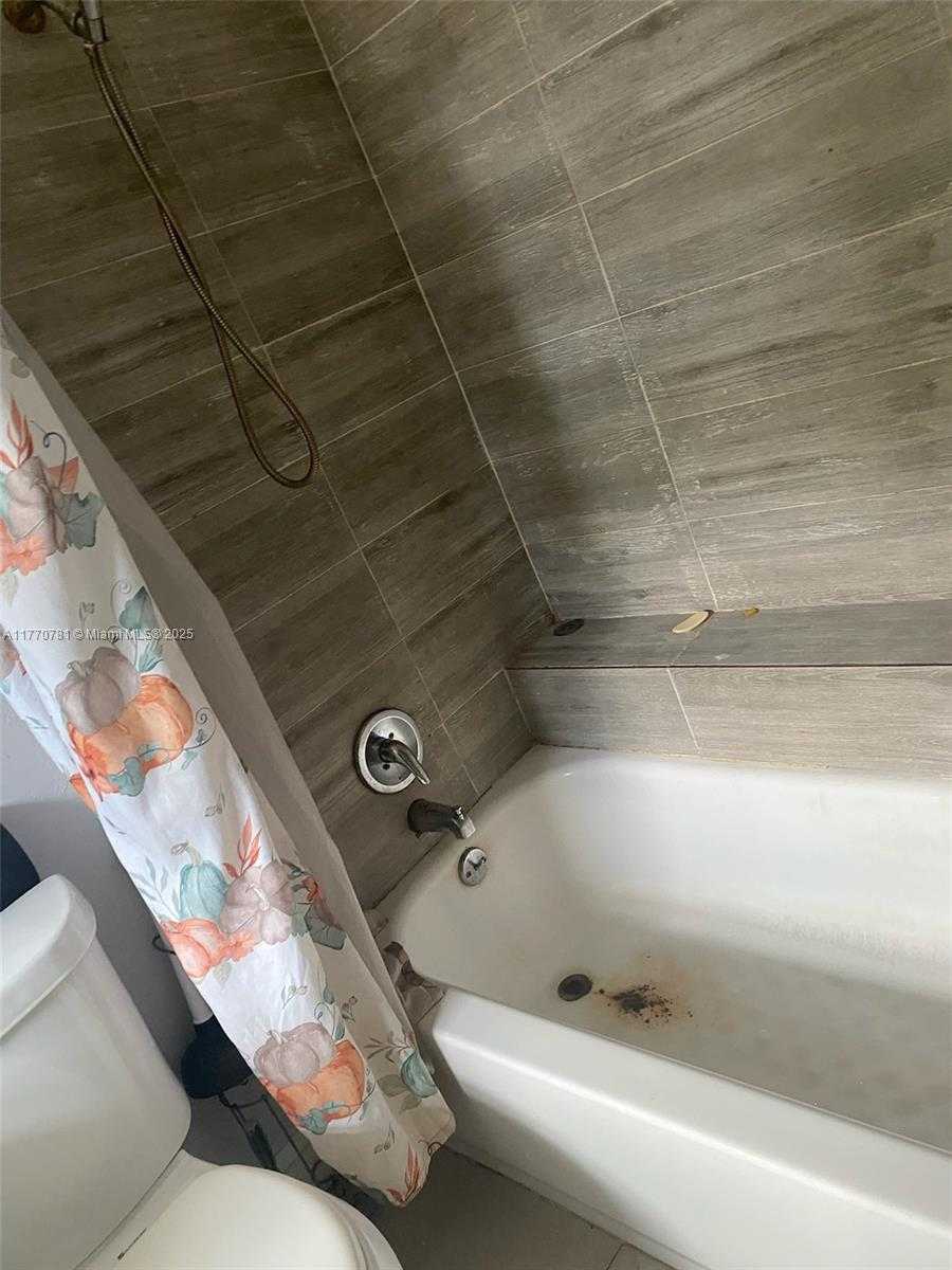 Small Image of 840 NORTH EAST 32ND CT, Pompano Beach Number 8