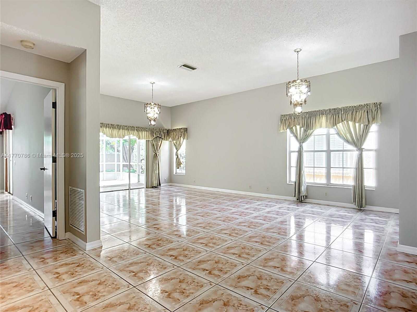 Small Image of 4738 DUNDEE DR, Bradenton Number 12