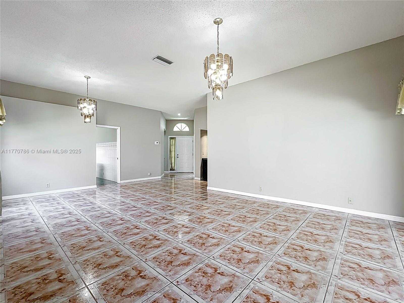 Small Image of 4738 DUNDEE DR, Bradenton Number 14