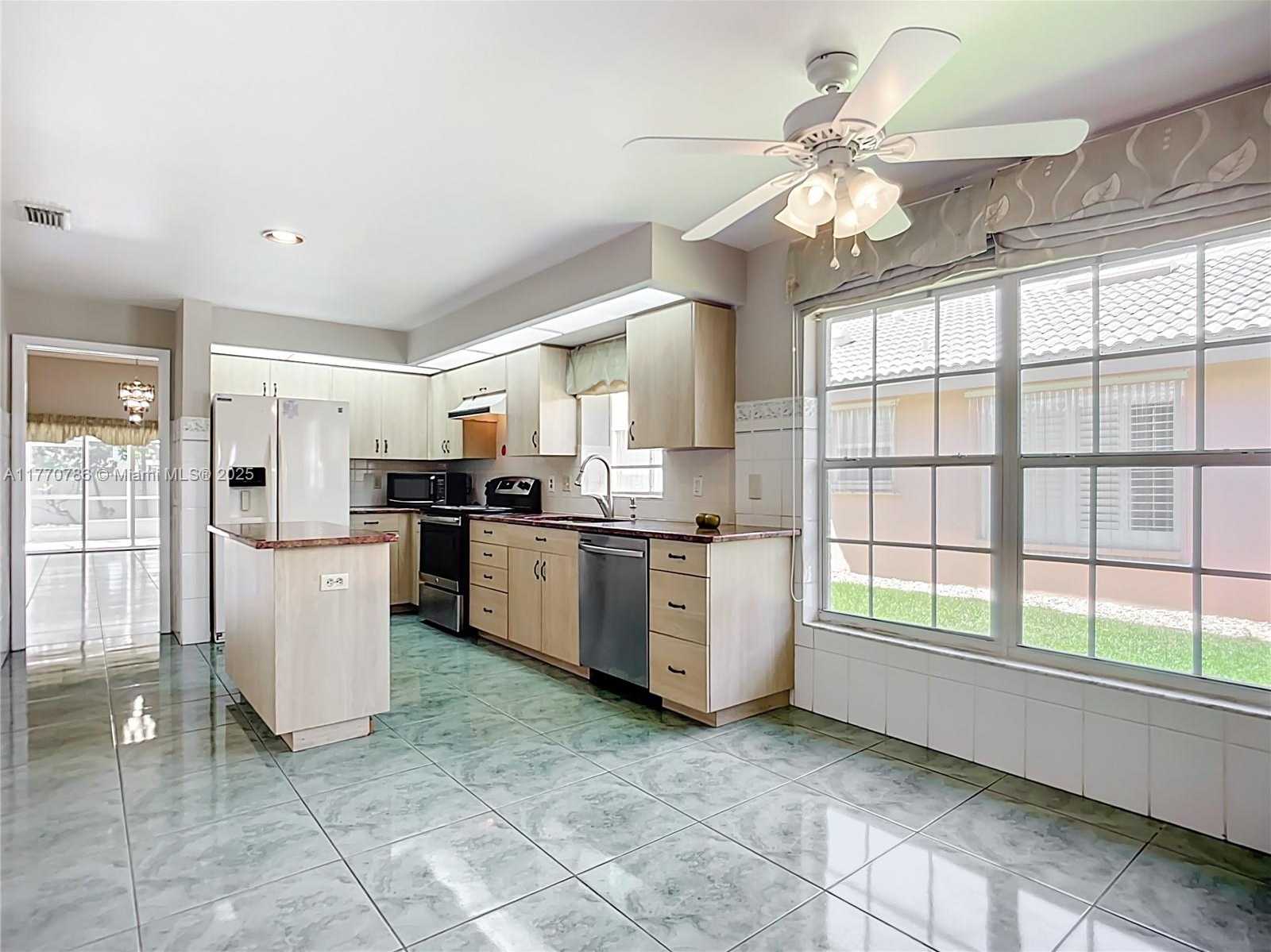 Small Image of 4738 DUNDEE DR, Bradenton Number 17