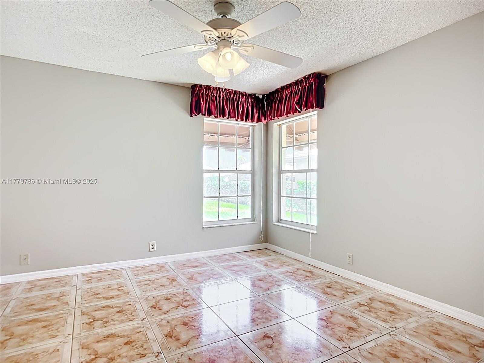 Small Image of 4738 DUNDEE DR, Bradenton Number 19