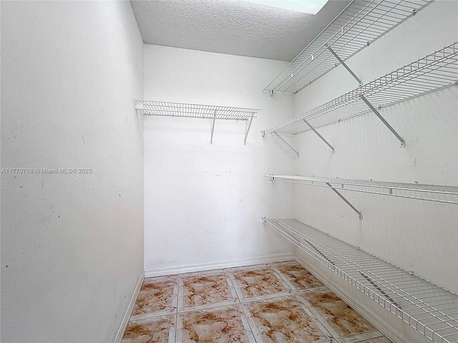 Small Image of 4738 DUNDEE DR, Bradenton Number 26