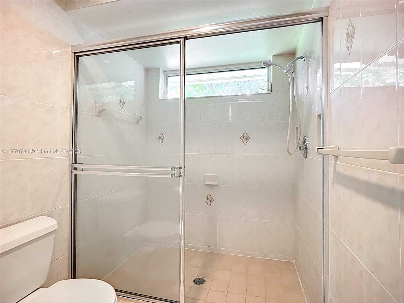 Small Image of 4738 DUNDEE DR, Bradenton Number 32