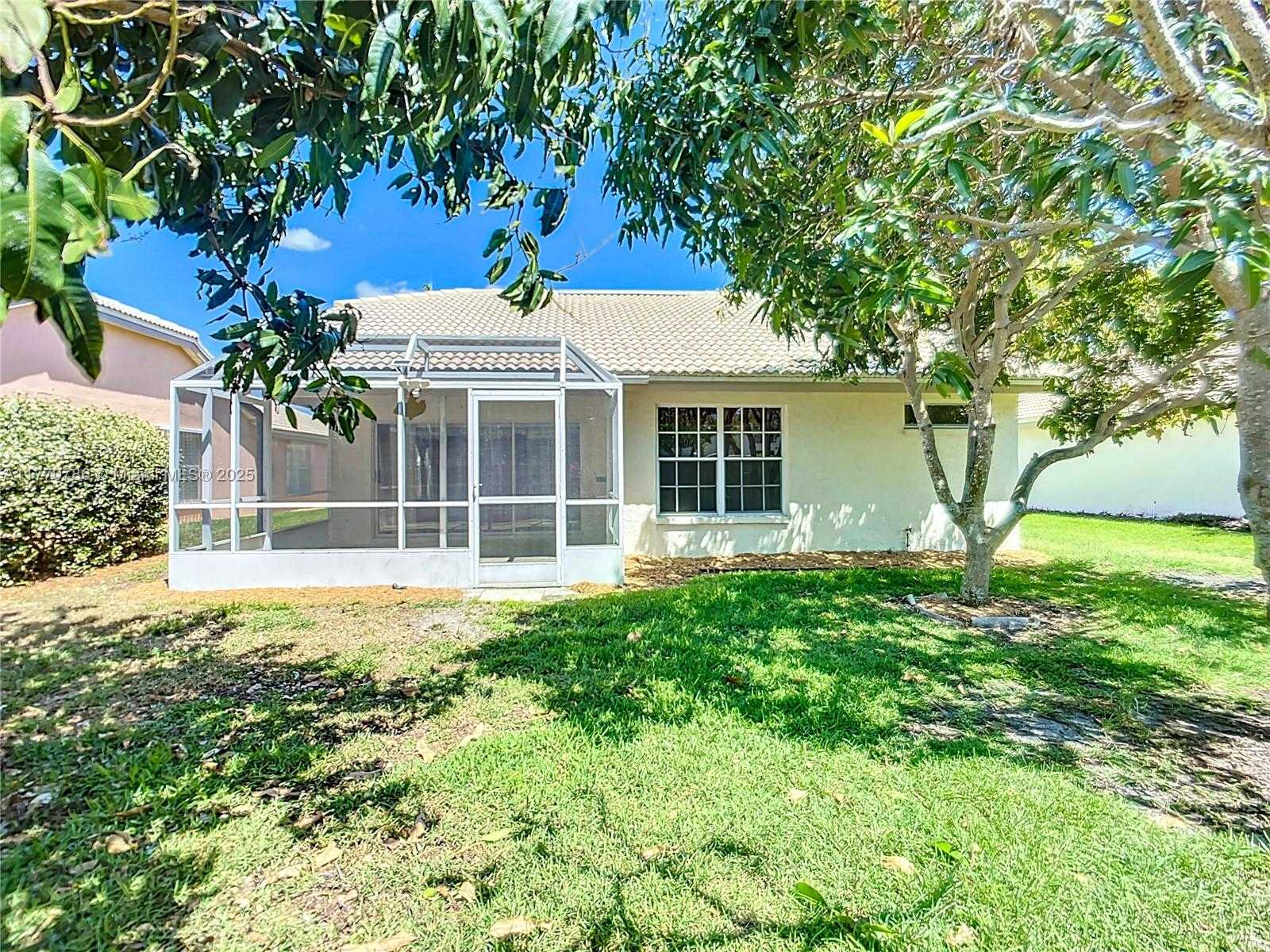 Small Image of 4738 DUNDEE DR, Bradenton Number 34