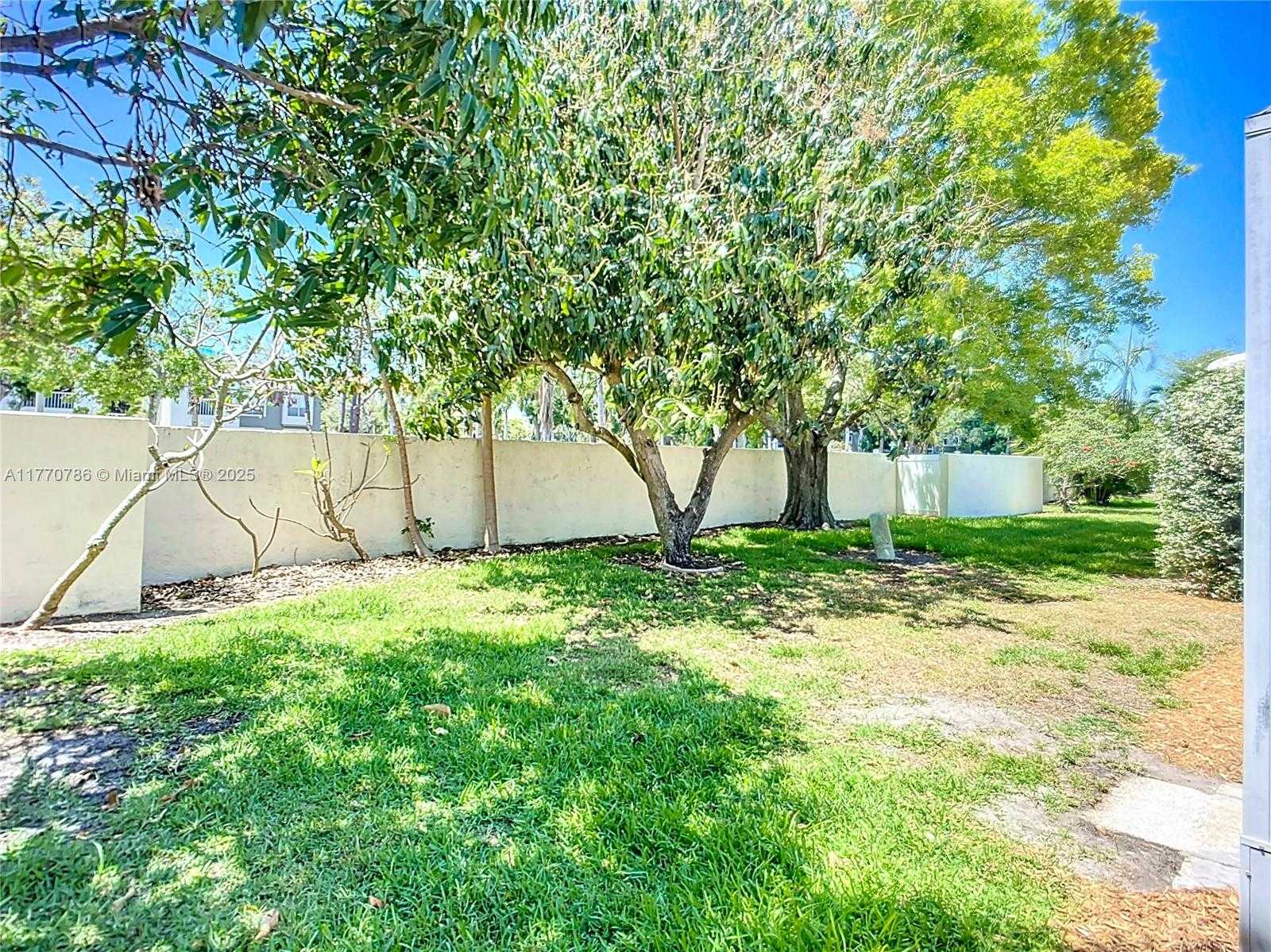 Small Image of 4738 DUNDEE DR, Bradenton Number 35