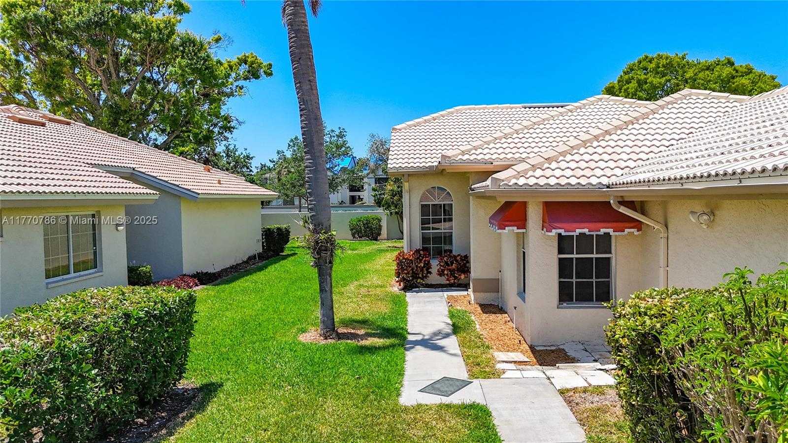 Small Image of 4738 DUNDEE DR, Bradenton Number 44