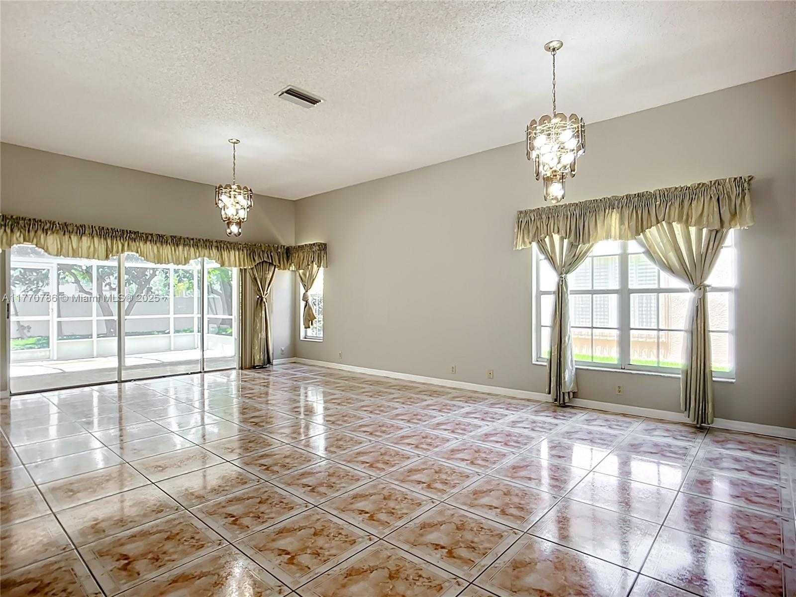 Small Image of 4738 DUNDEE DR, Bradenton Number 50
