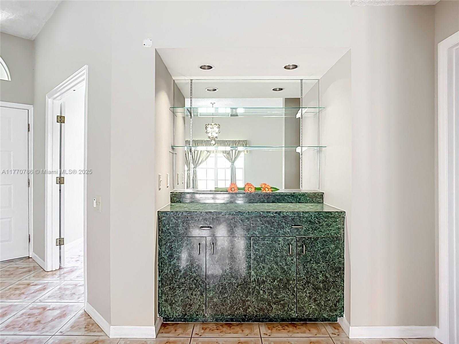 Small Image of 4738 DUNDEE DR, Bradenton Number 53