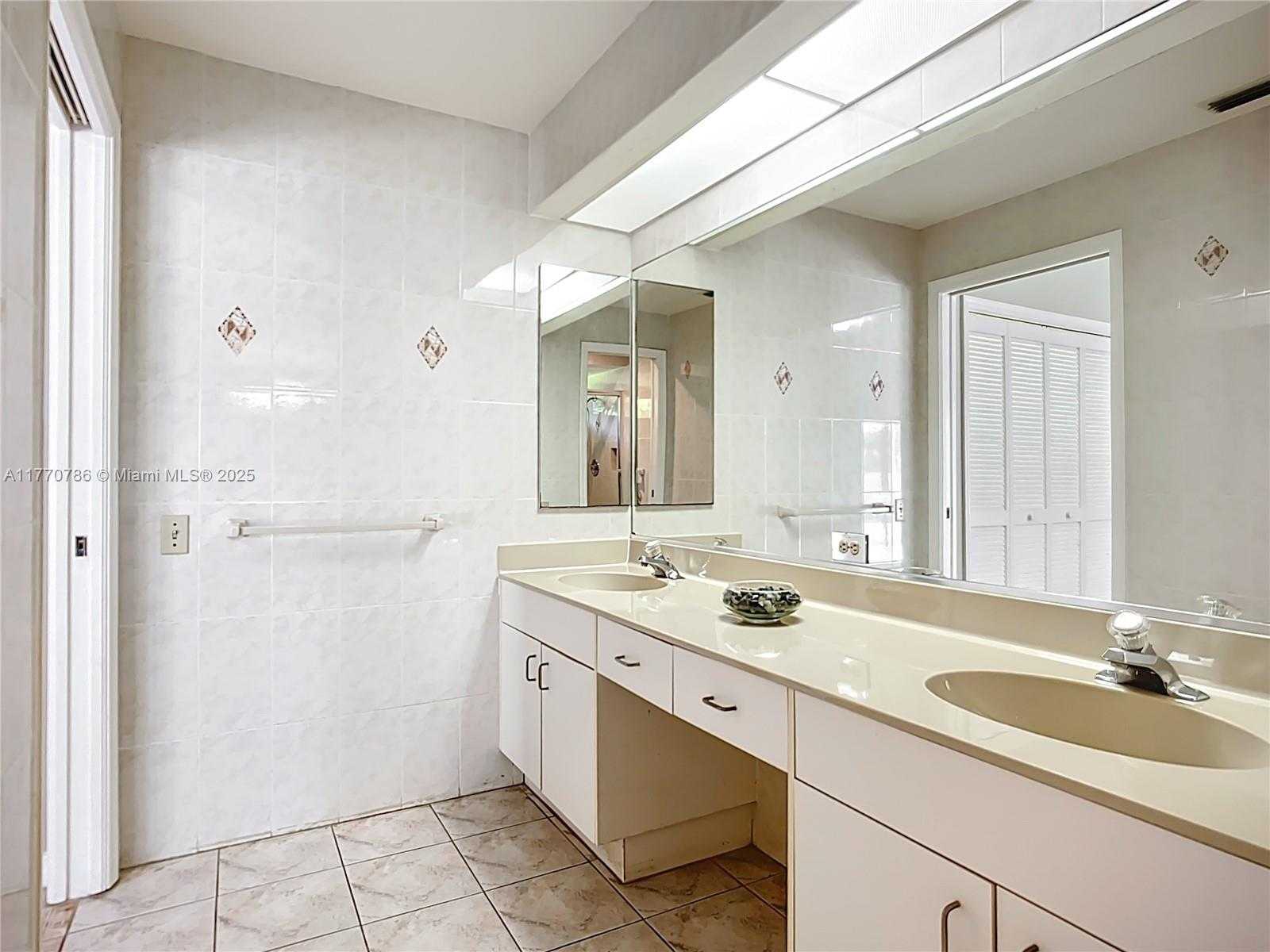 Small Image of 4738 DUNDEE DR, Bradenton Number 54