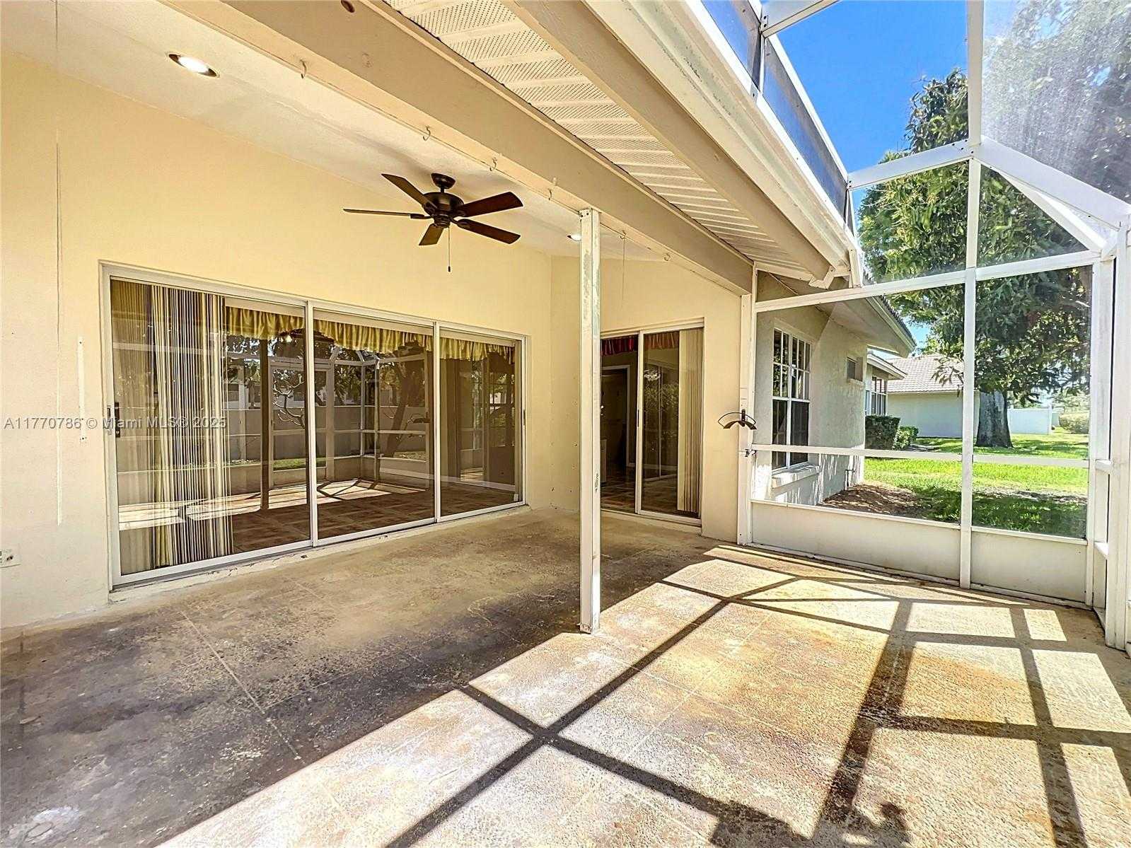 Small Image of 4738 DUNDEE DR, Bradenton Number 61
