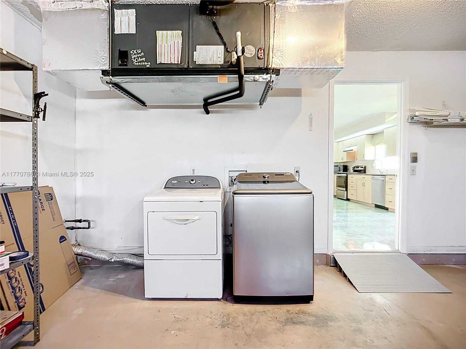 Small Image of 4738 DUNDEE DR, Bradenton Number 65