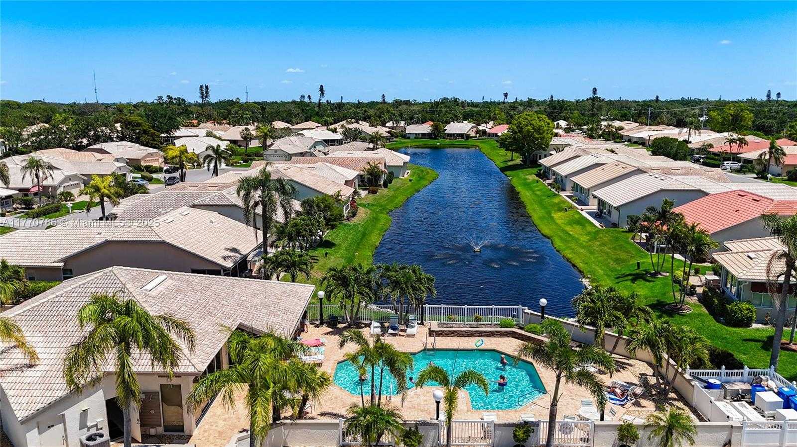 Small Image of 4738 DUNDEE DR, Bradenton Number 7