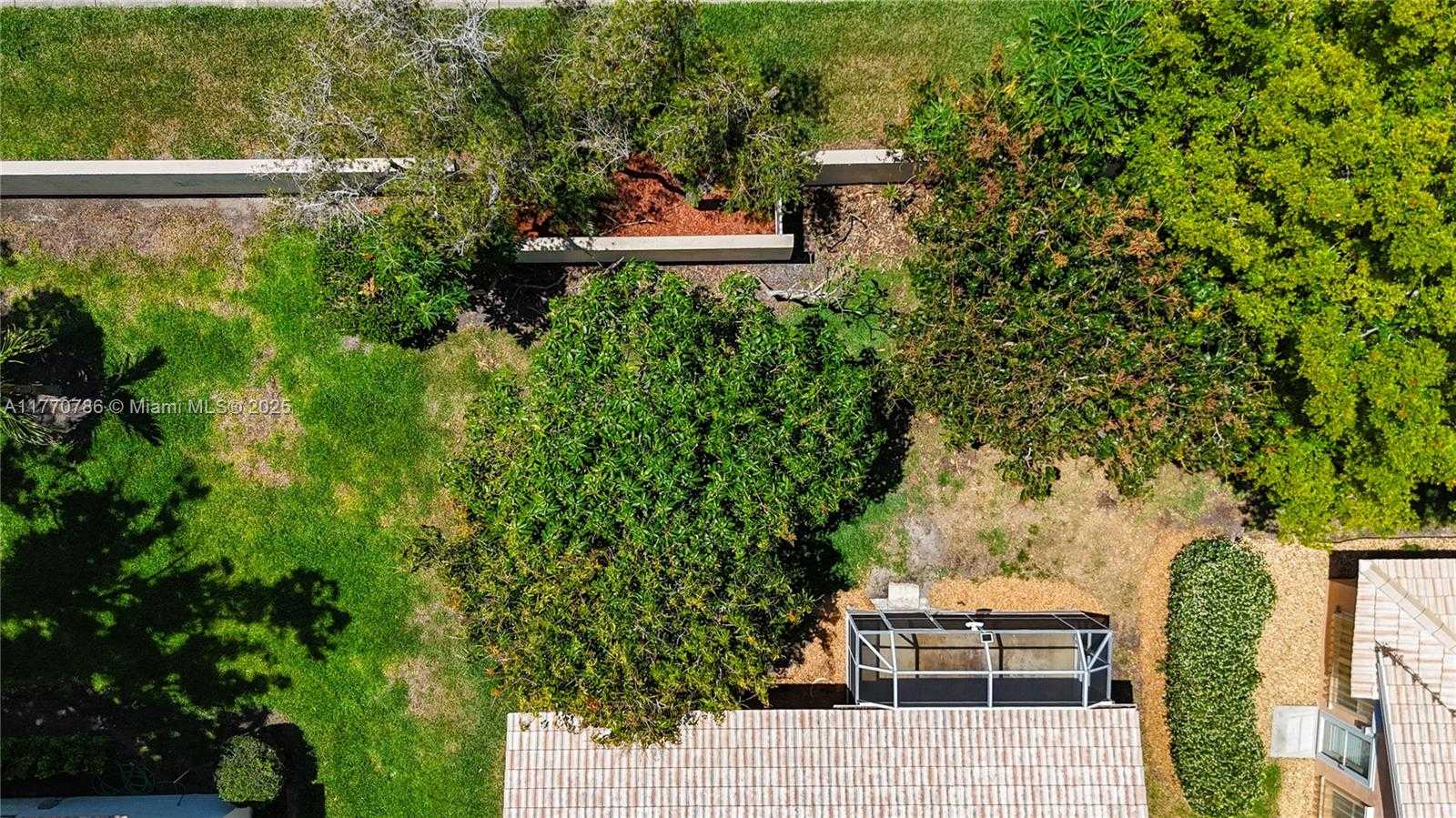 Small Image of 4738 DUNDEE DR, Bradenton Number 72