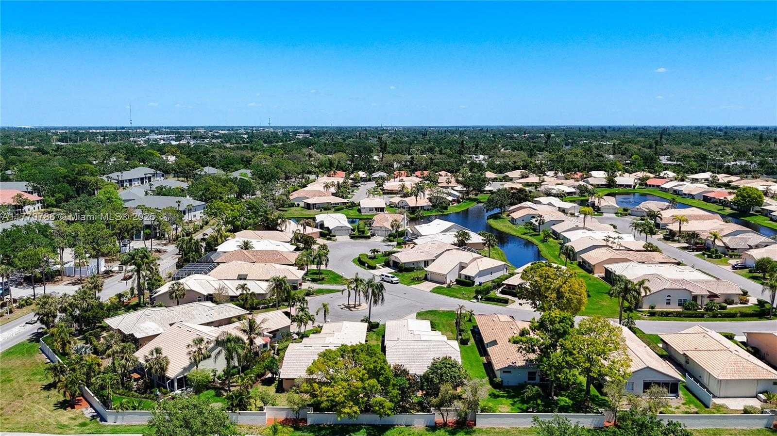 Small Image of 4738 DUNDEE DR, Bradenton Number 75