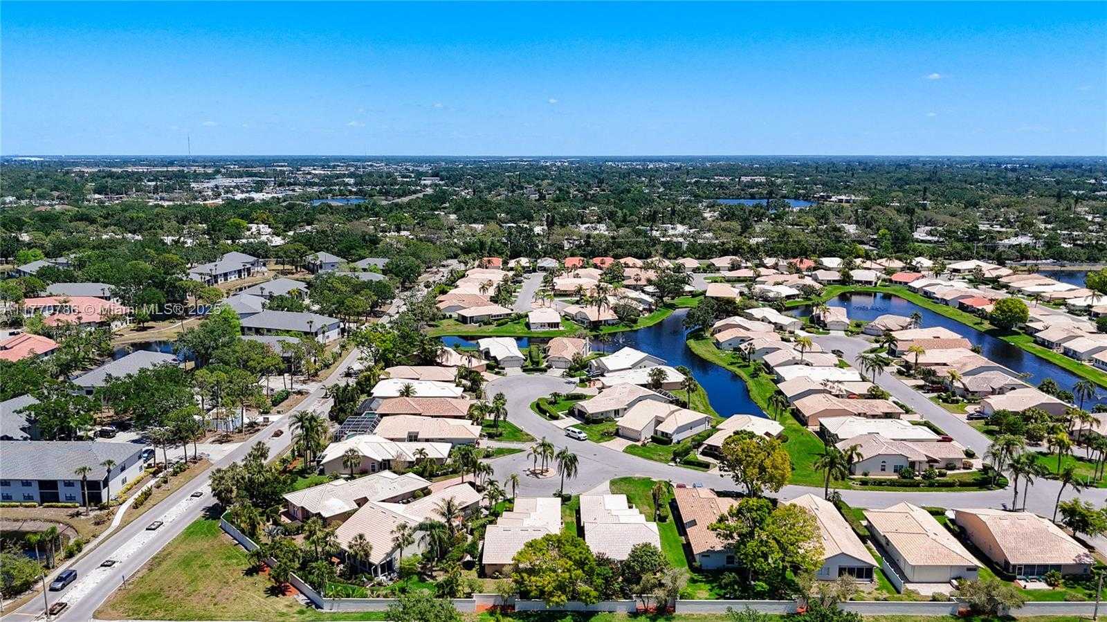 Small Image of 4738 DUNDEE DR, Bradenton Number 76