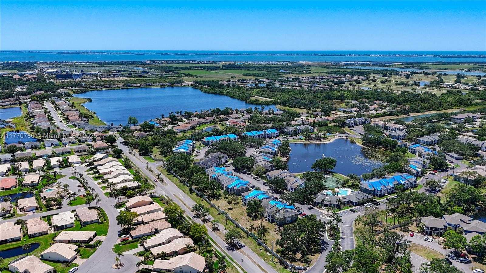 Small Image of 4738 DUNDEE DR, Bradenton Number 80