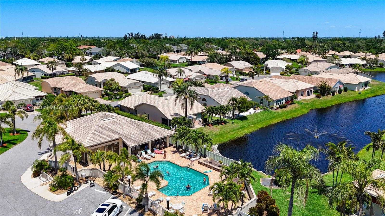 Small Image of 4738 DUNDEE DR, Bradenton Number 85