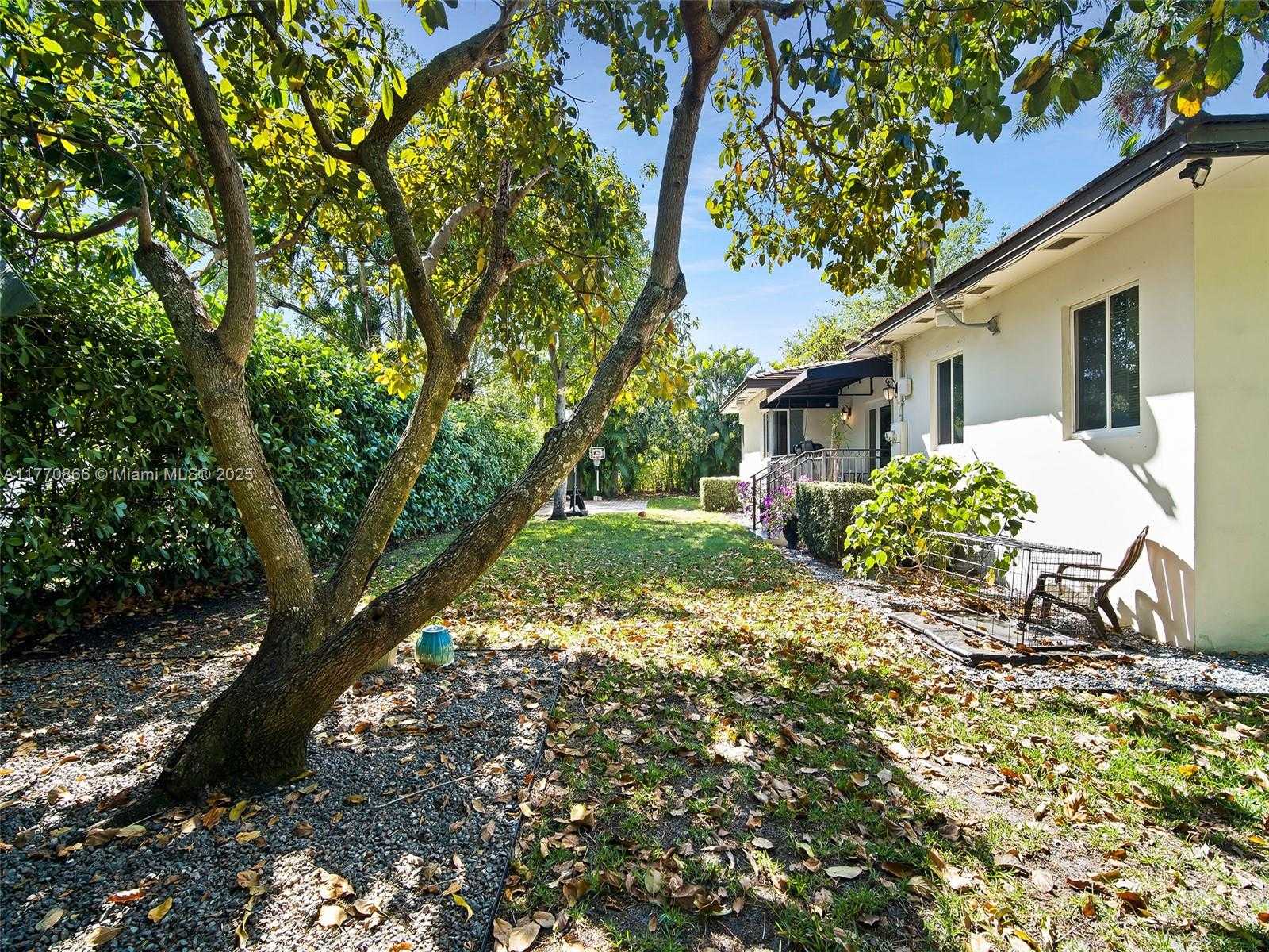 Small Image of 330 VISCAYA AVE, Coral Gables Number 10