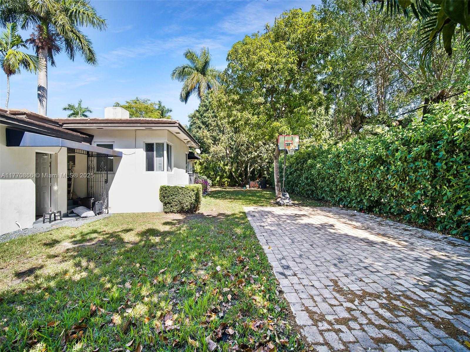 Small Image of 330 VISCAYA AVE, Coral Gables Number 11