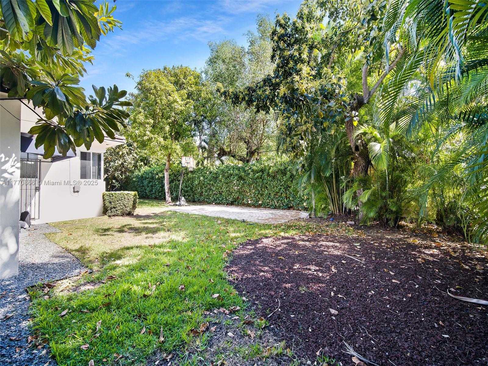Small Image of 330 VISCAYA AVE, Coral Gables Number 12