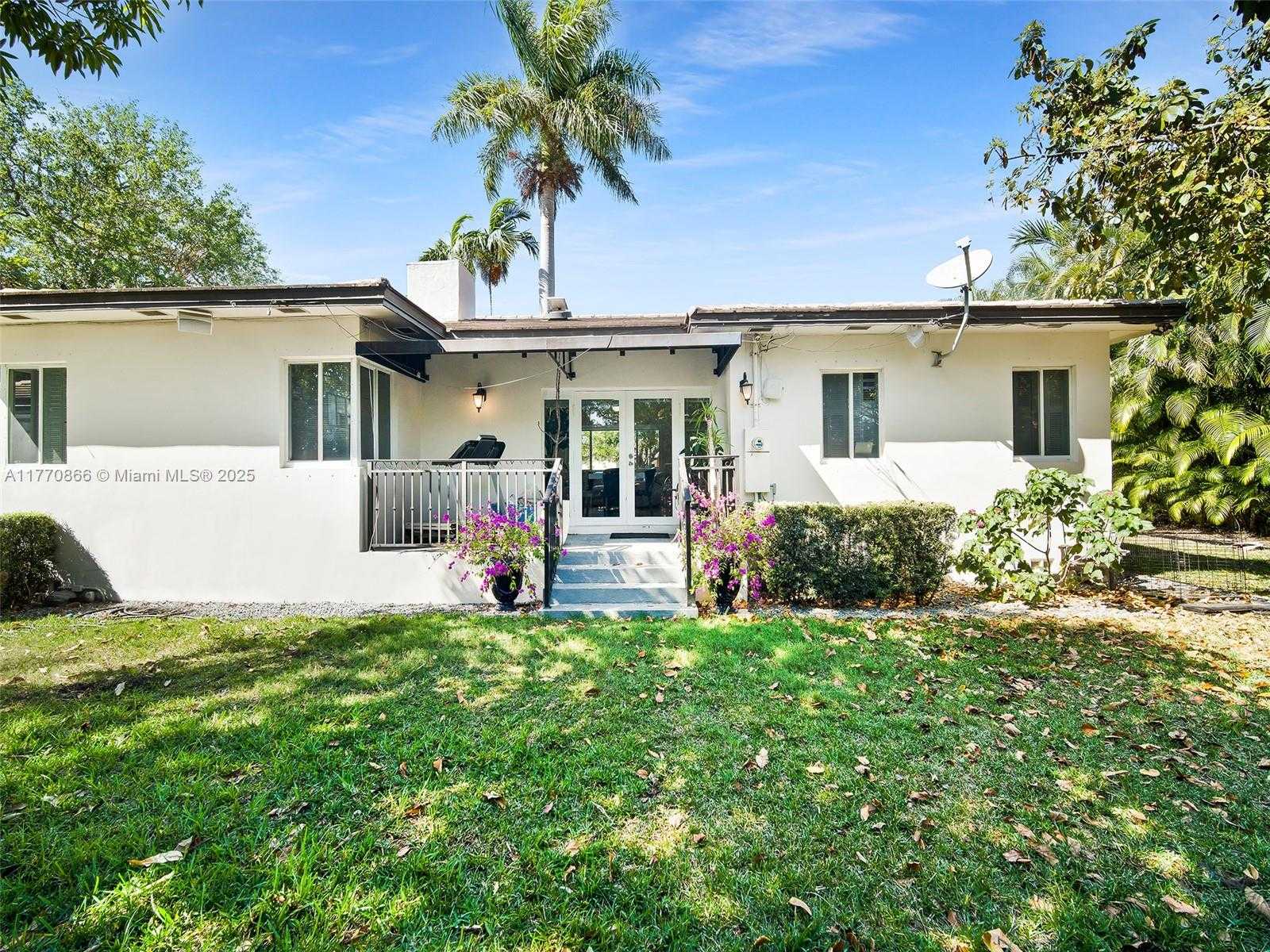 Small Image of 330 VISCAYA AVE, Coral Gables Number 3