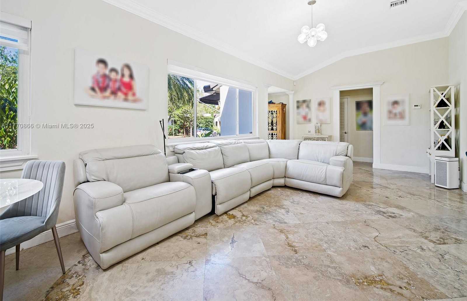 Small Image of 330 VISCAYA AVE, Coral Gables Number 4