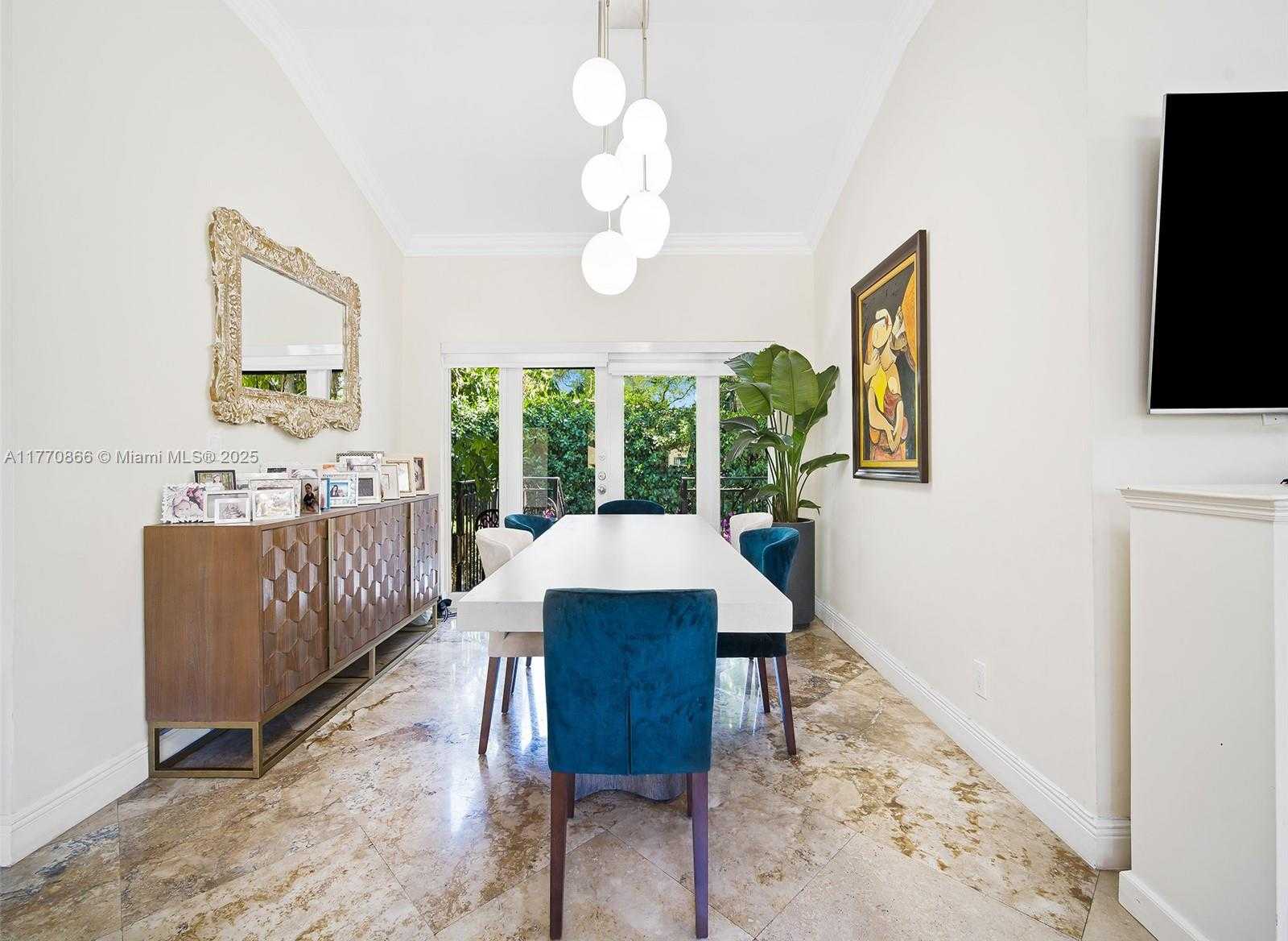 Small Image of 330 VISCAYA AVE, Coral Gables Number 5