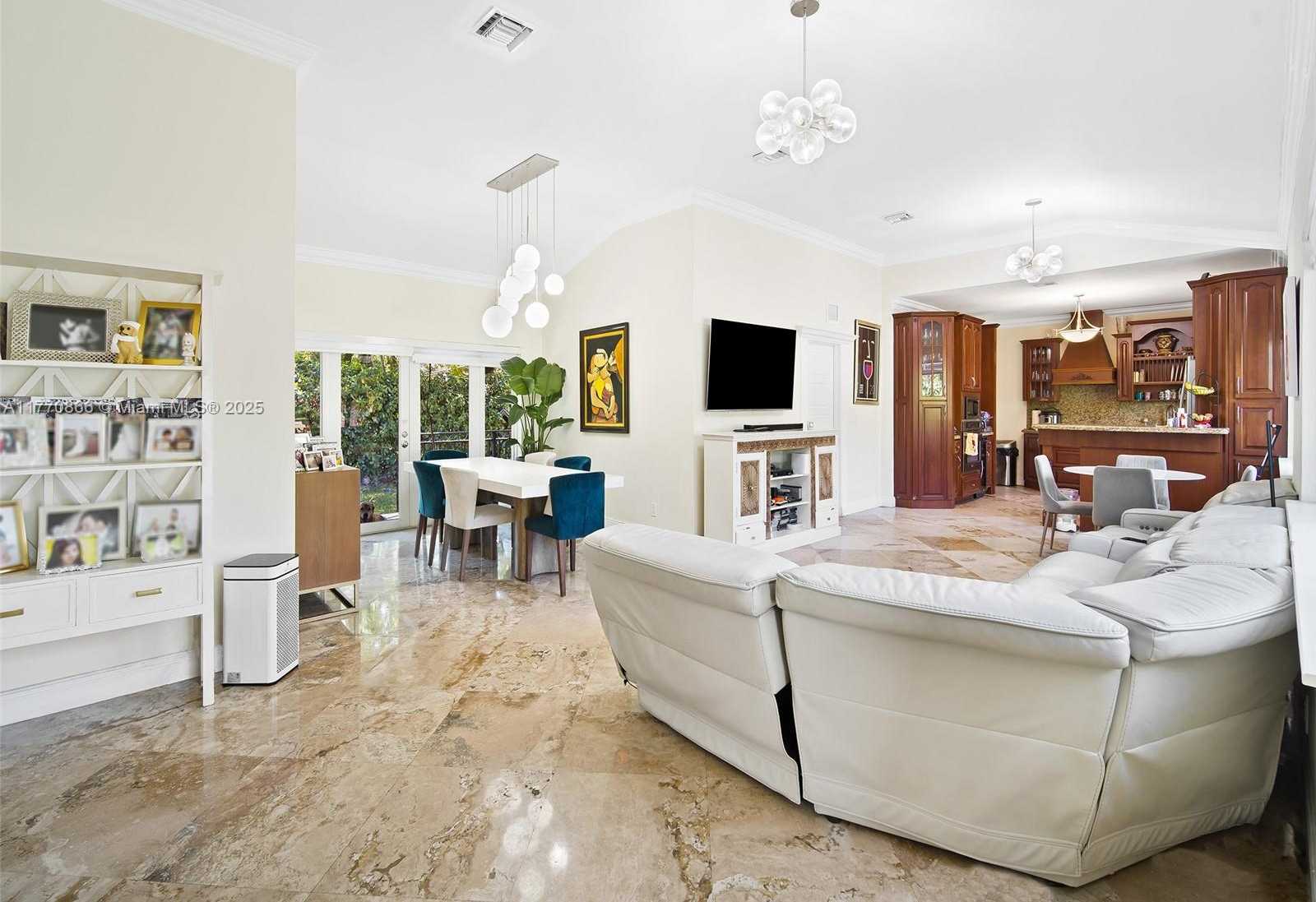 Small Image of 330 VISCAYA AVE, Coral Gables Number 6