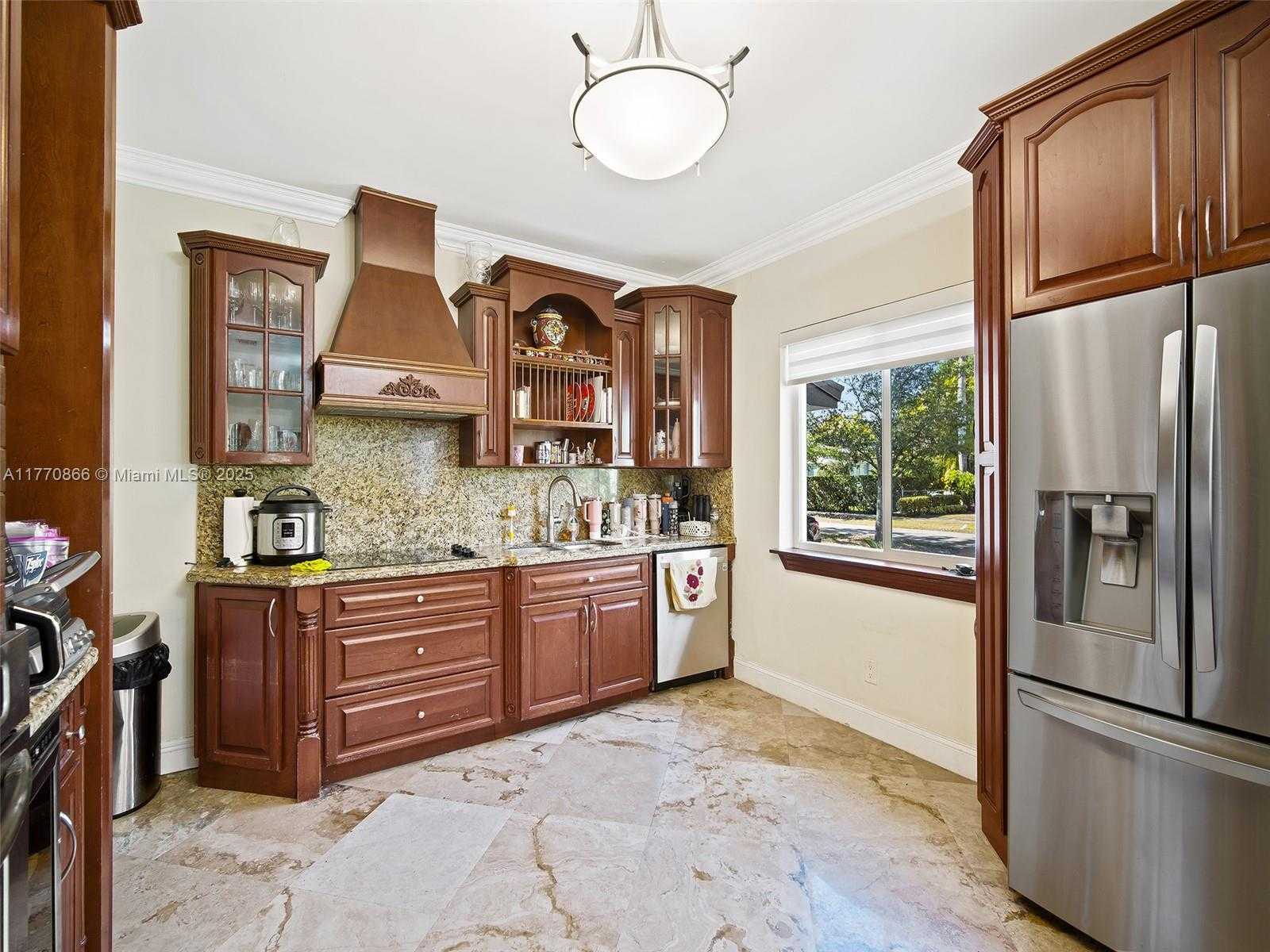 Small Image of 330 VISCAYA AVE, Coral Gables Number 8