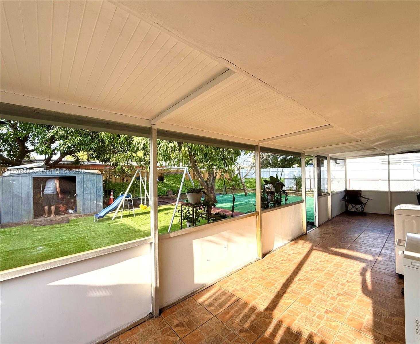 Small Image of 7909 SHALIMAR ST, Miramar Number 19