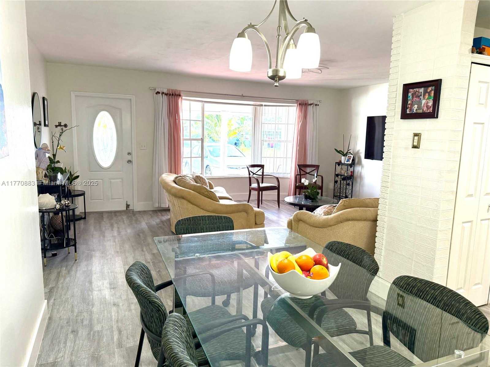 Small Image of 7909 SHALIMAR ST, Miramar Number 3
