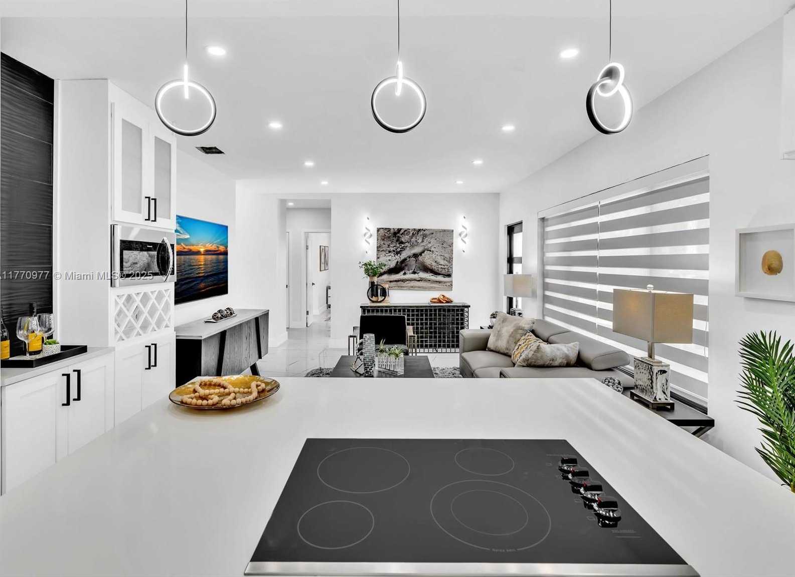 Small Image of 1937 SOUTH WEST 16TH AVE, Miami Number 11