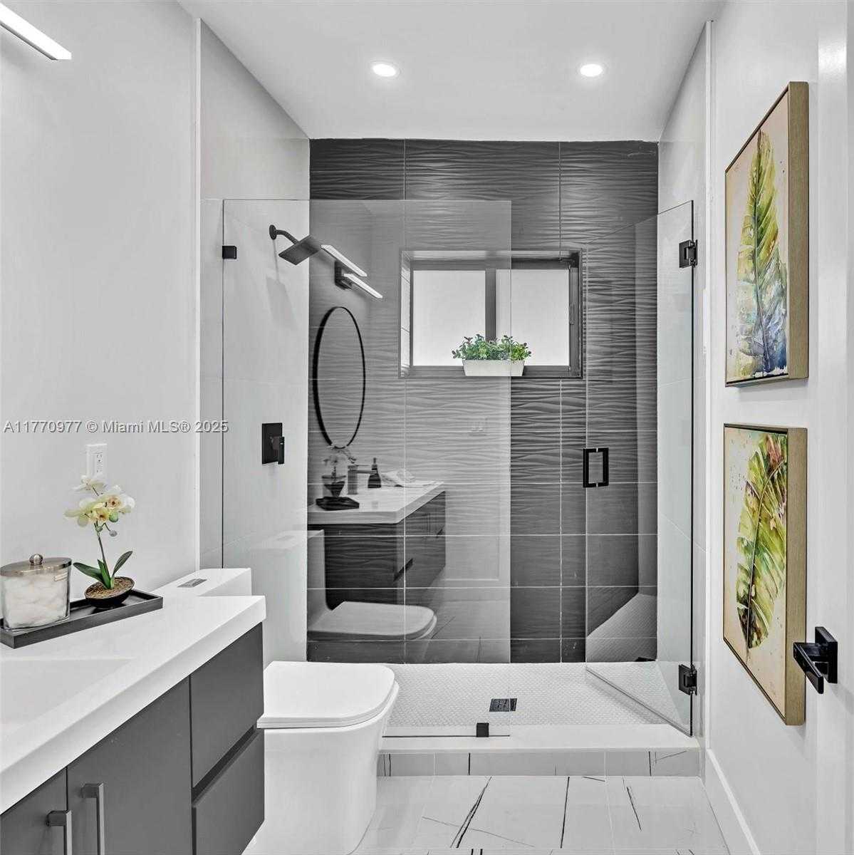 Small Image of 1937 SOUTH WEST 16TH AVE, Miami Number 26