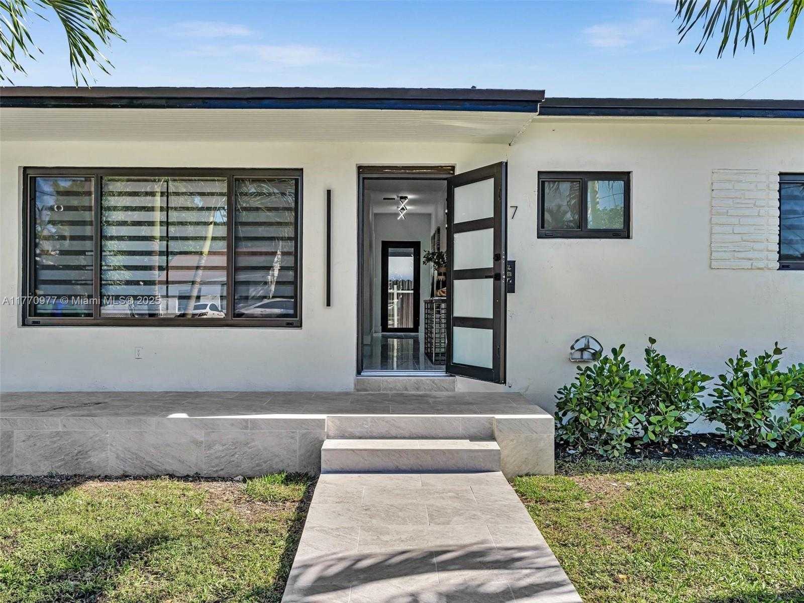 Small Image of 1937 SOUTH WEST 16TH AVE, Miami Number 3